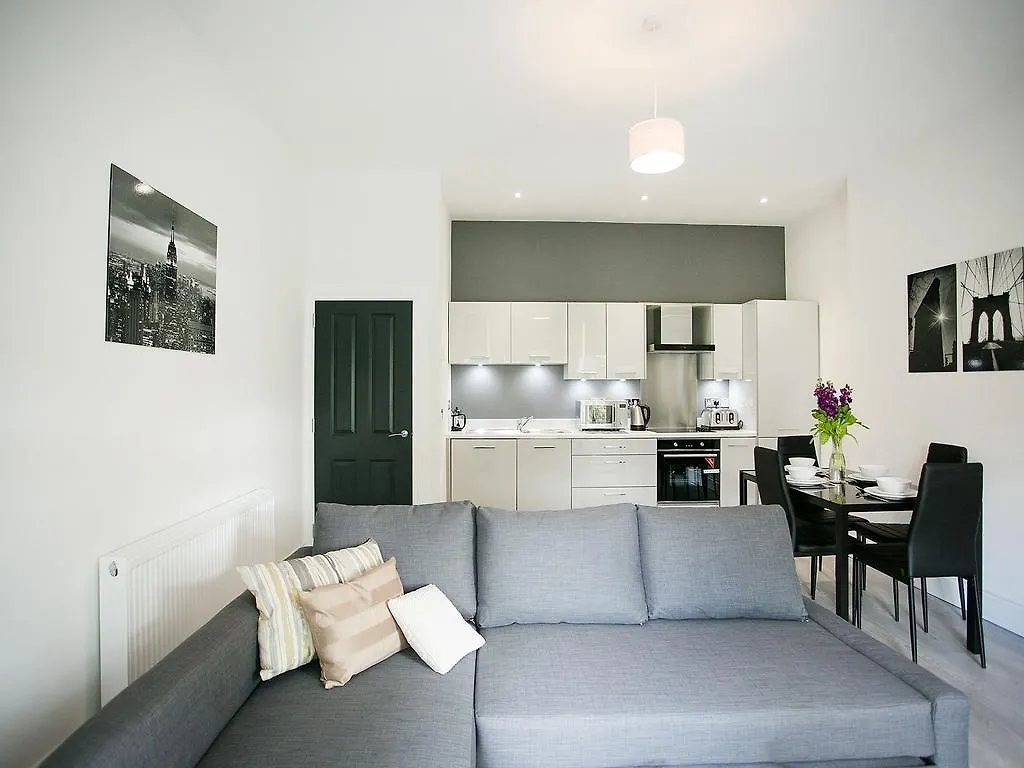 Queens Quarter Apartments Μπέλφαστ 0*,