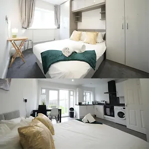 The Hatton Habitación en casa particular Harlington (Greater London)